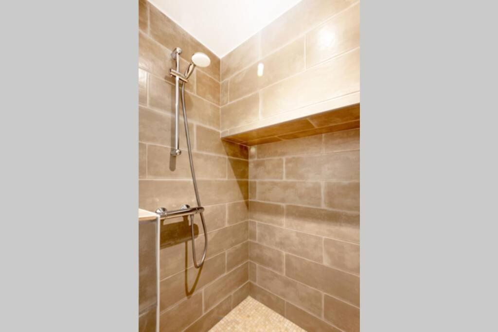 Ferienwohnung Beau T3 *** Pour 2 A 4 Pers Avec Patio Privatif La Couarde-sur-Mer Exterior foto