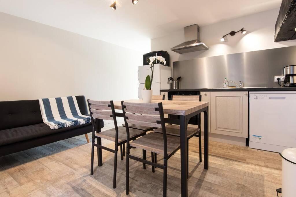 Ferienwohnung Beau T3 *** Pour 2 A 4 Pers Avec Patio Privatif La Couarde-sur-Mer Exterior foto
