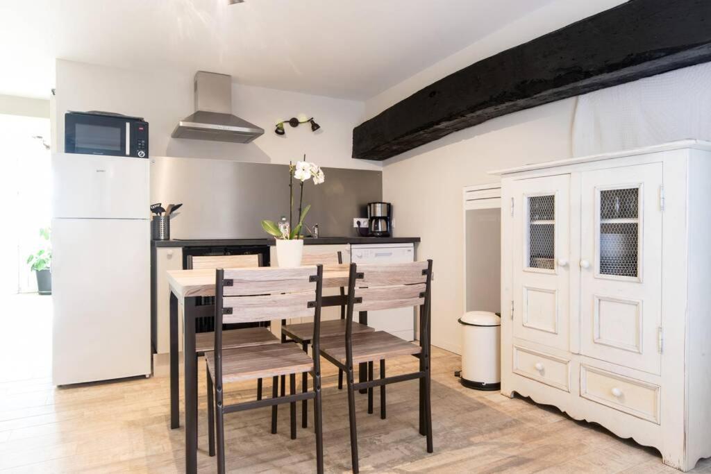 Ferienwohnung Beau T3 *** Pour 2 A 4 Pers Avec Patio Privatif La Couarde-sur-Mer Exterior foto